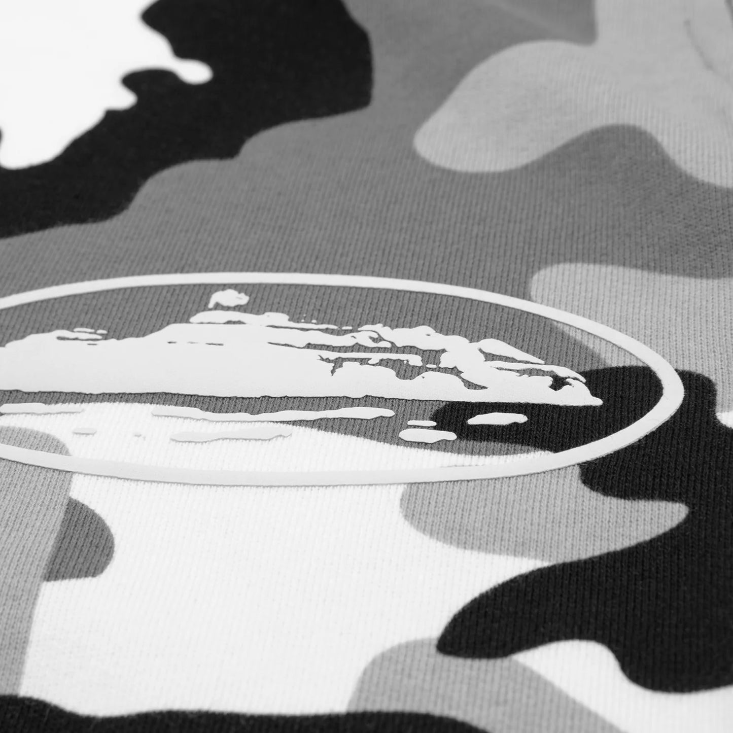 ISLAND PUFF PRINT SWEATSHORT
